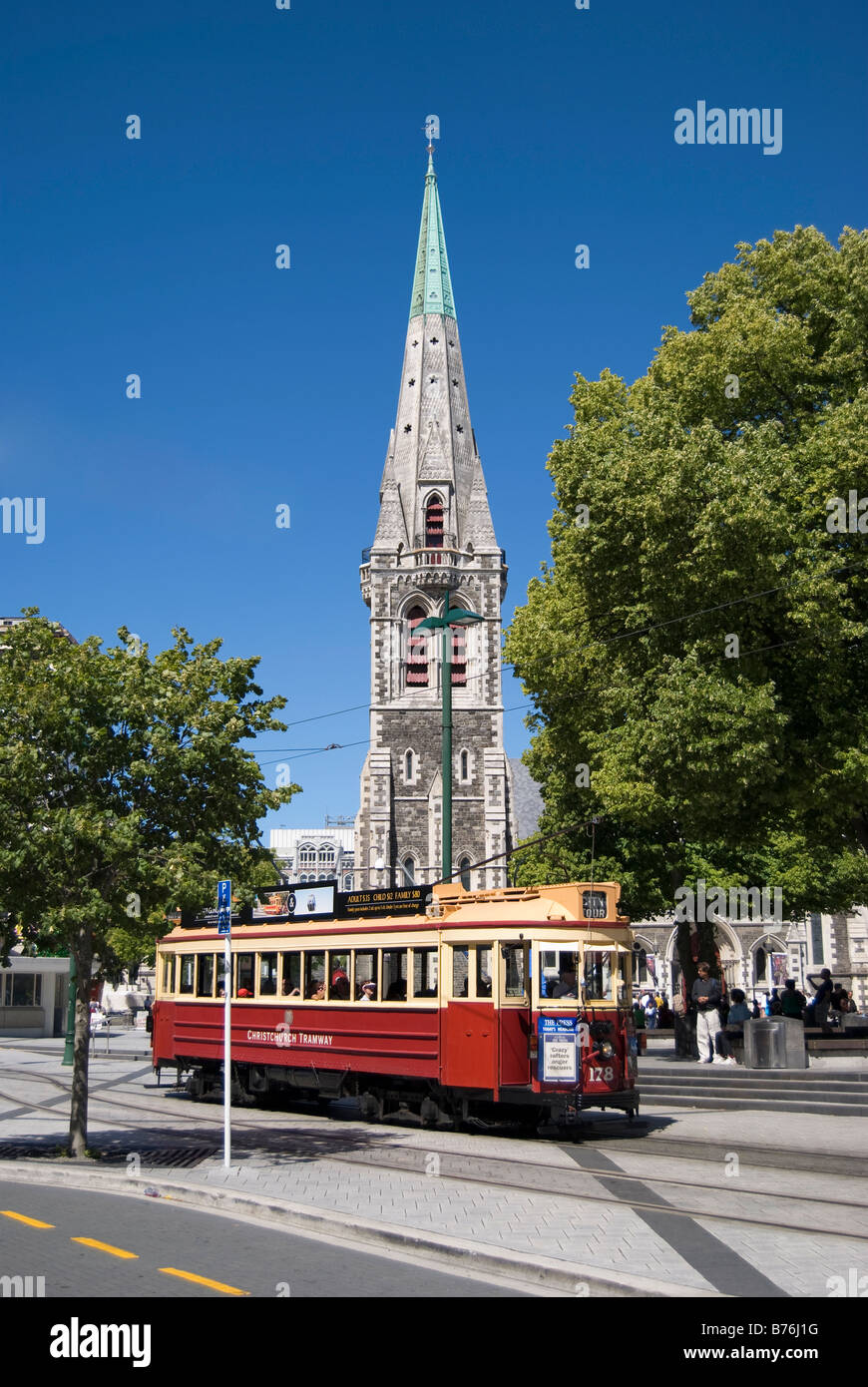 Città del tram di loop e la cattedrale di Christ Church, la piazza della cattedrale, Christchurch, Canterbury, Nuova Zelanda Foto Stock
