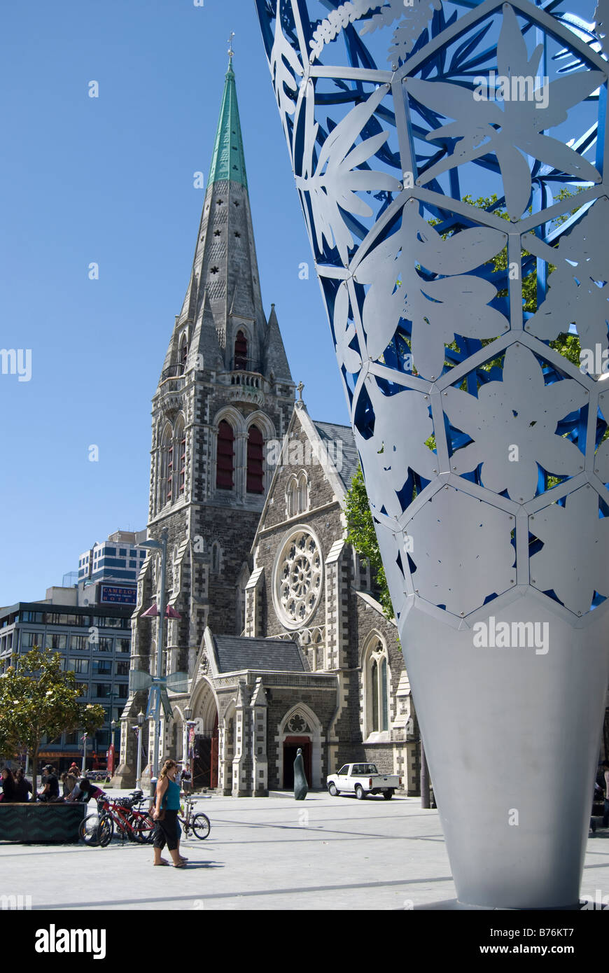 La cattedrale di Christ Church e calice di scultura, Cathedral Square, Christchurch, Canterbury, Nuova Zelanda Foto Stock