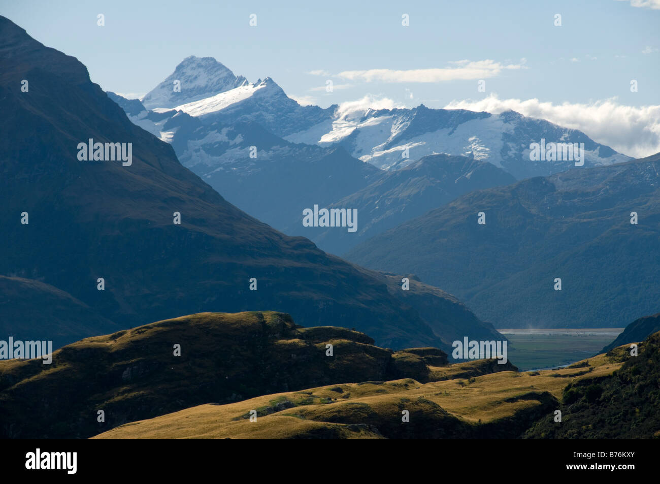 Monte che aspira da Rocky Peak, Diamond Lake Track, vicino a Wanaka, Mount aspiranti National Park, South Island, Nuova Zelanda Foto Stock