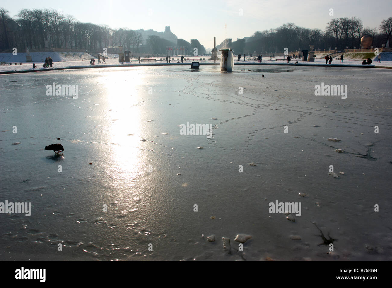 Laghetto congelato nel Jardin du Luxembourg Parigi Francia Foto Stock