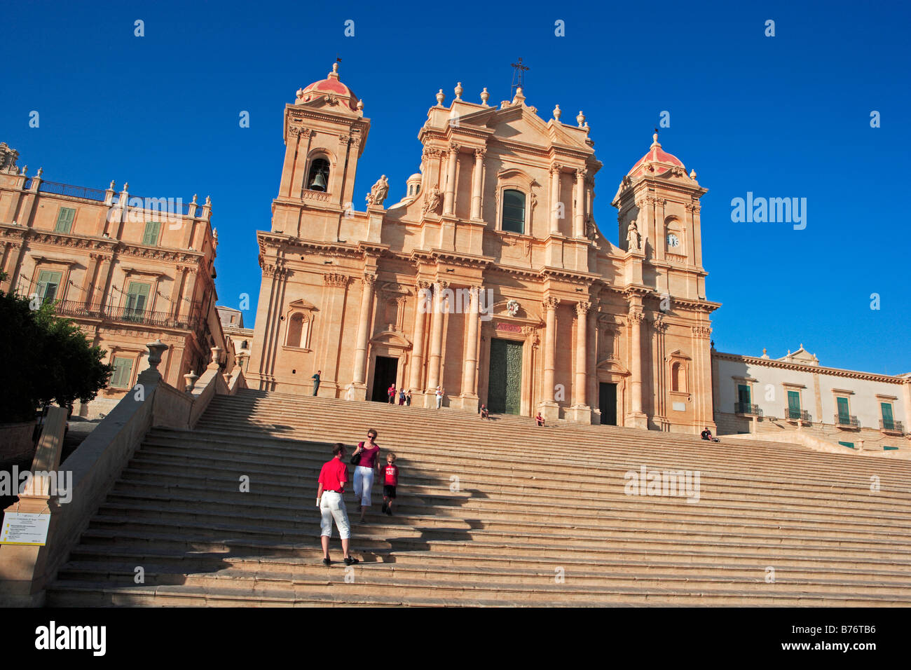 San Nicolo Cattedrale, Palazzo Landolina e Palazzo Vescovile, Noto, Sicilia Foto Stock