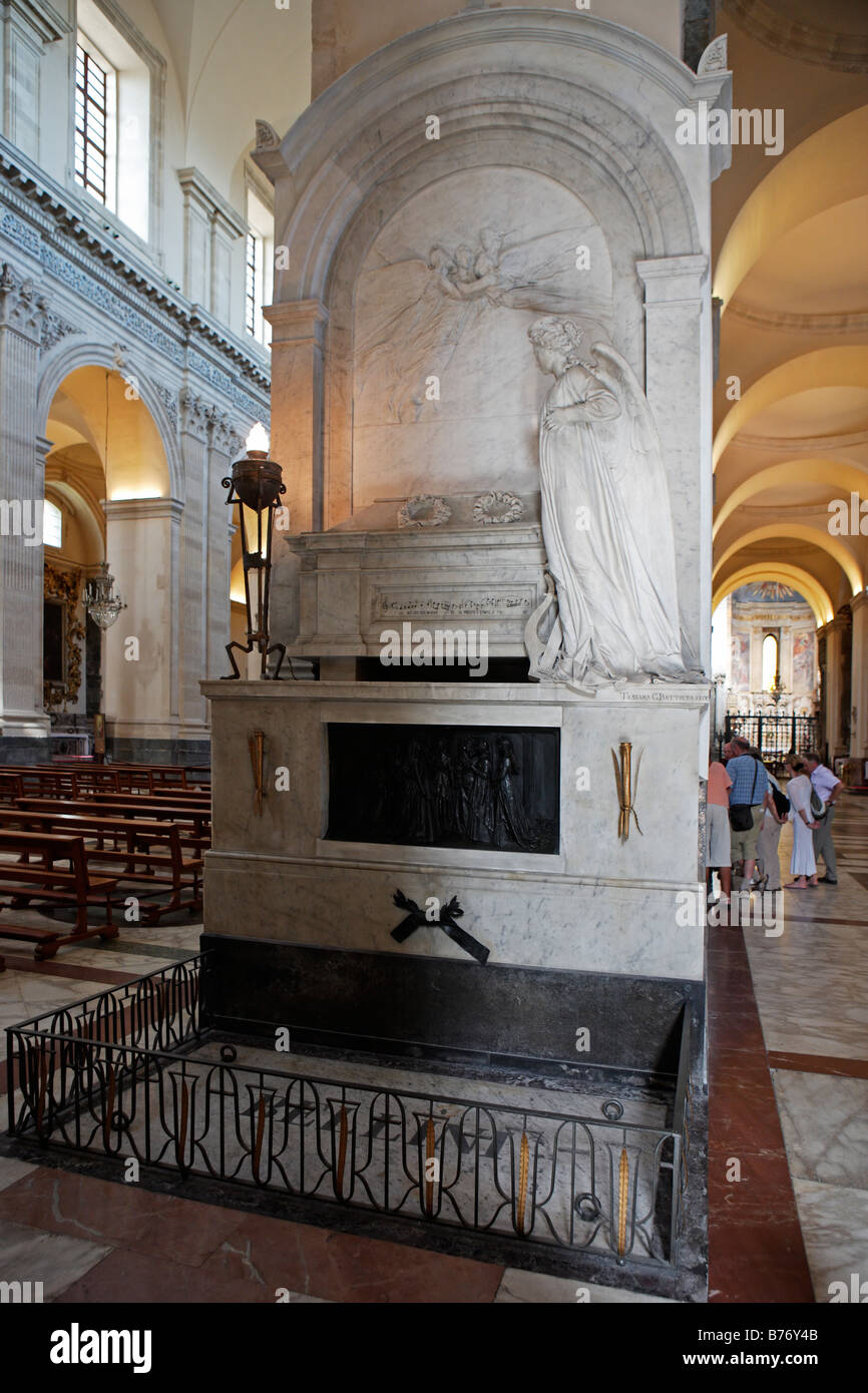 Tomba di Vincenzo Bellini, Cattedrale di Sant'Agata, Catania, Sicilia Foto Stock