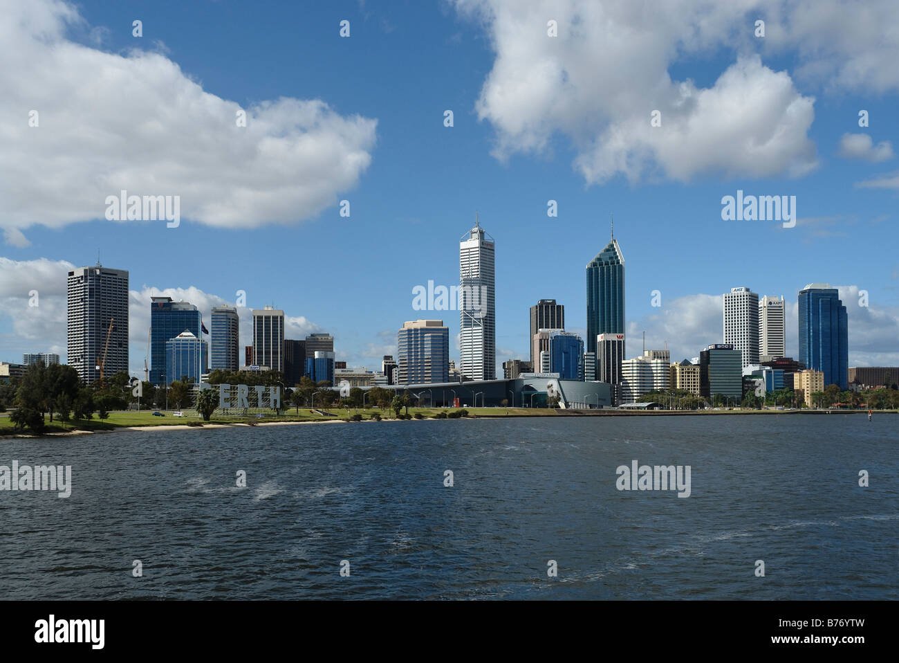 Città di Perth, Western Australia dal Fiume Swan. Foto Stock