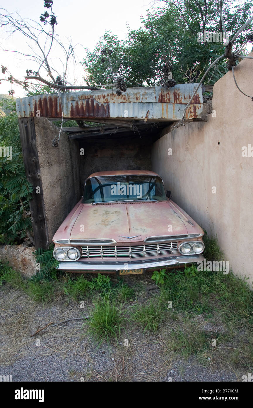 Classic auto parcheggiate in Bisbee AZ Foto Stock