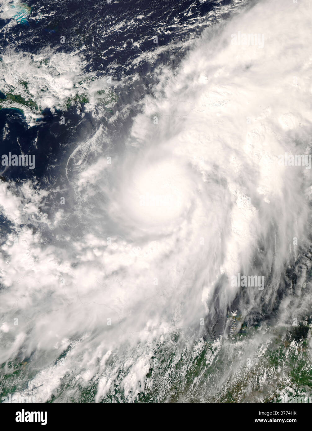 Ottobre 15, 2008 - uragano Omar nel mare dei Caraibi a 17:45 UTC. Foto Stock
