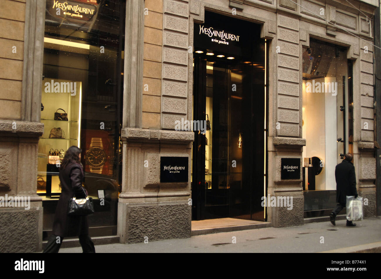 Yves Saint Laurent shop Via Montenapoleone Milano Foto Stock