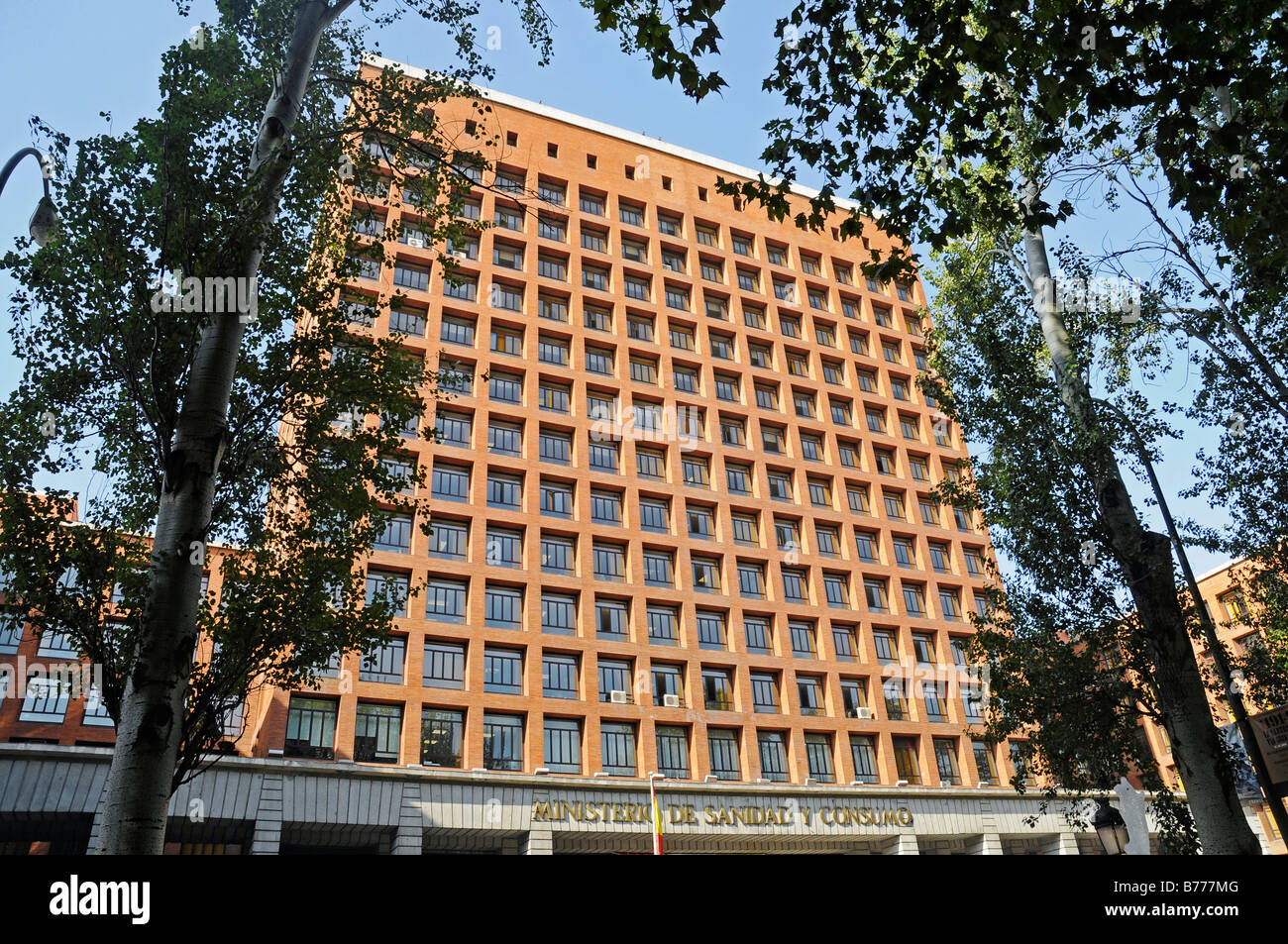 Ministero per i servizi sanitari e del consumo, facciata, alto edificio, Paseo del Prado, Madrid, Spagna, Europa Foto Stock
