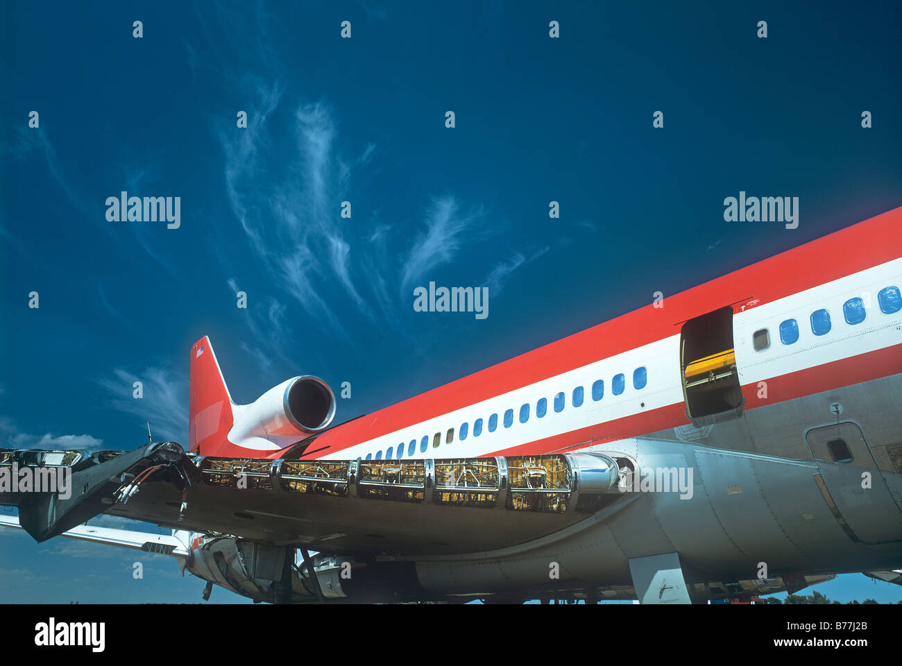 Un aereo abbandonato a scrapyard Foto Stock