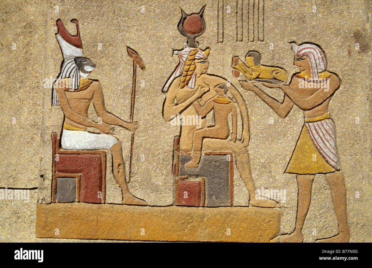 Parete egiziano rilievo in Terra Mítica Theme Park, Benidorm, Costa Blanca, Spagna, Europa Foto Stock
