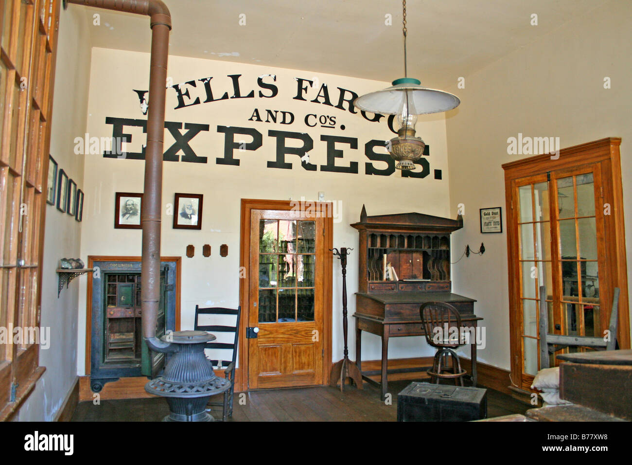 Interno di Wells Fargo edificio storico a Columbia State Historic Park Madre Lode città della corsa all'oro in California Foto Stock