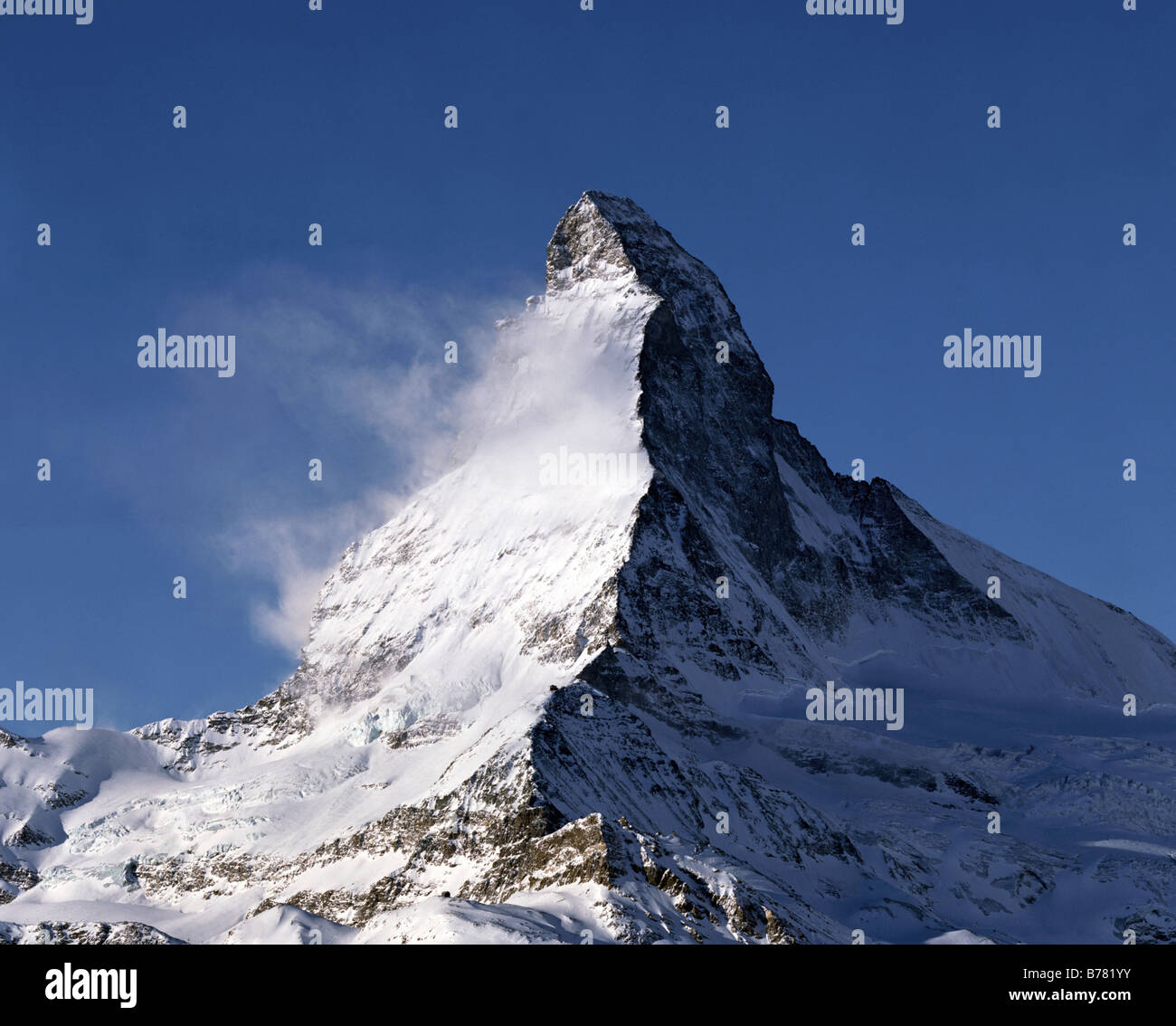 Il Cervino in inverno, Svizzera Vallese, Alpi Foto Stock