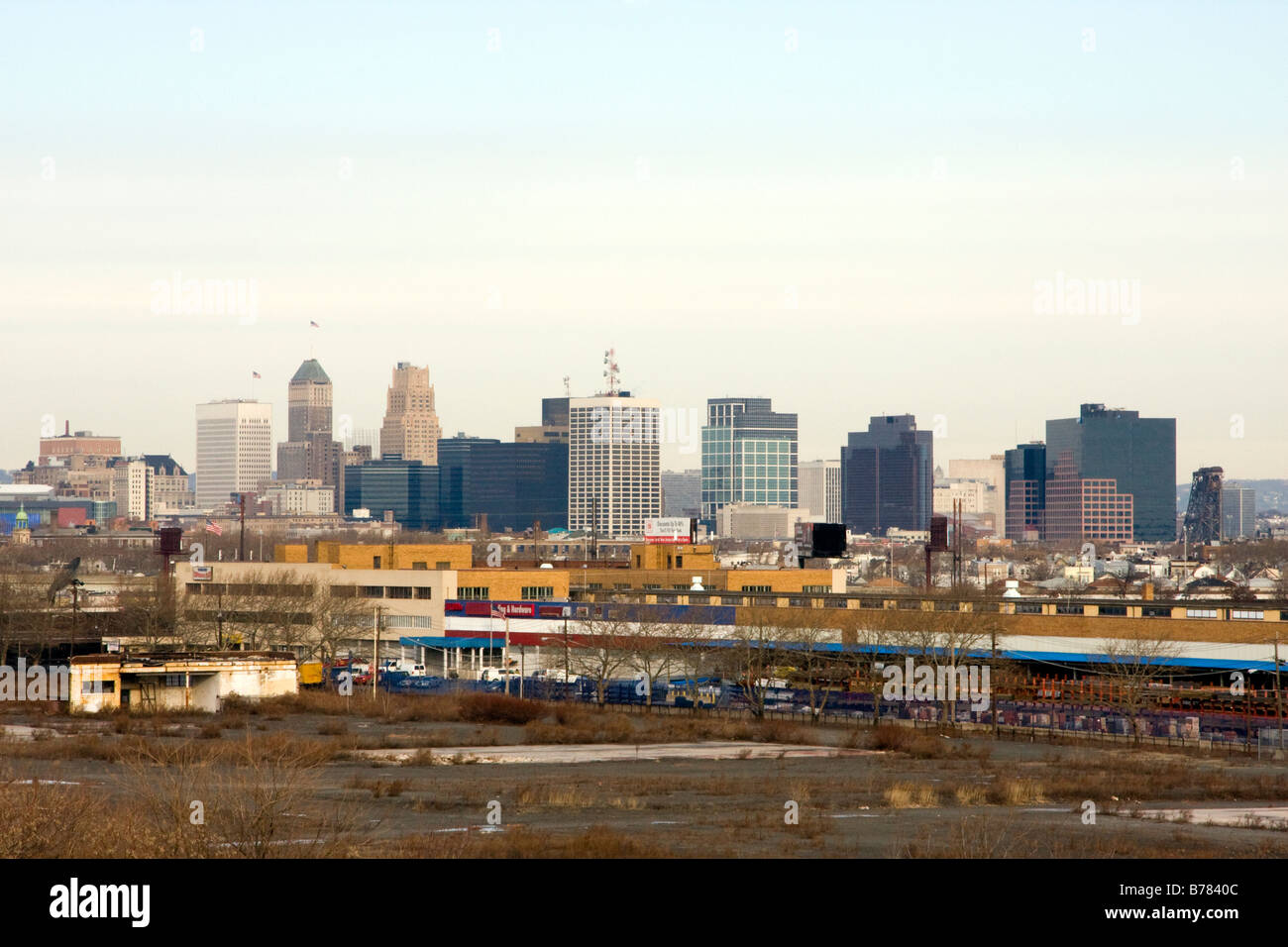 Newark New Jersey skyline guardando verso nord-ovest da Newark Airport area Foto Stock