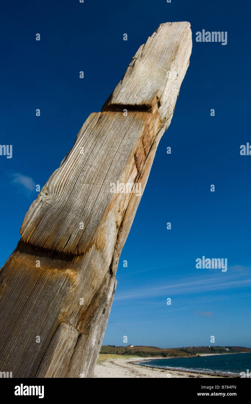 Meteo battuto in legno posto di ormeggio sulla spiaggia di St Martin's appartamenti. St Martin's, isole Scilly, REGNO UNITO Foto Stock