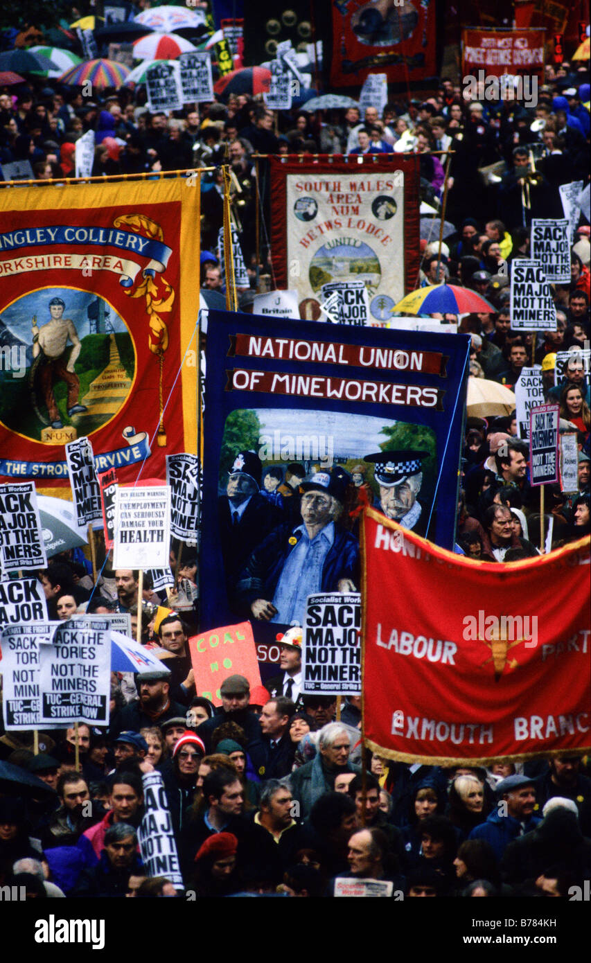 200.000 persone prendono parte a una manifestazione organizzata dal sindacato congresso per sostenere i minatori che erano rivolte le chiusure pit Foto Stock