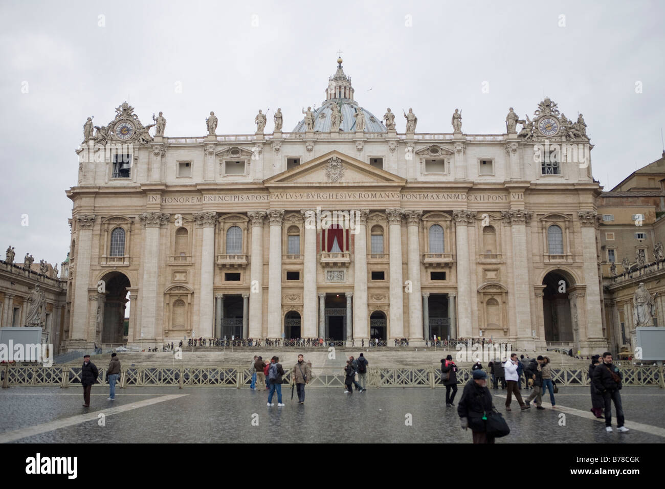 La basilica di San Pietro a Roma Italia Foto Stock