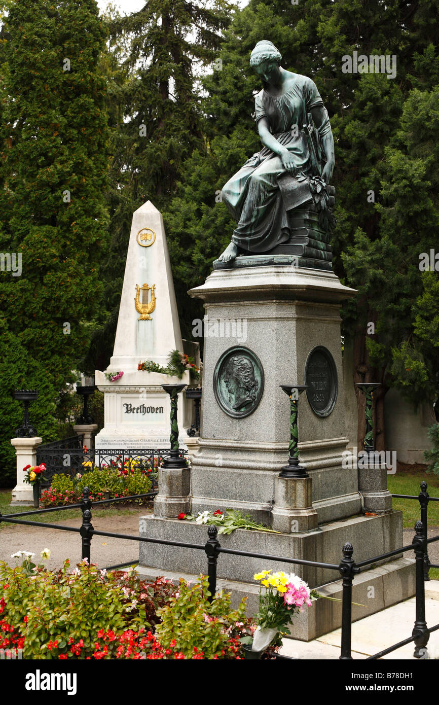 Memoriale di Mozart e Beethoven pietra sepolcrale, Wiener Zentralfriedhof, cimitero, Vienna, Austria, Europa Foto Stock