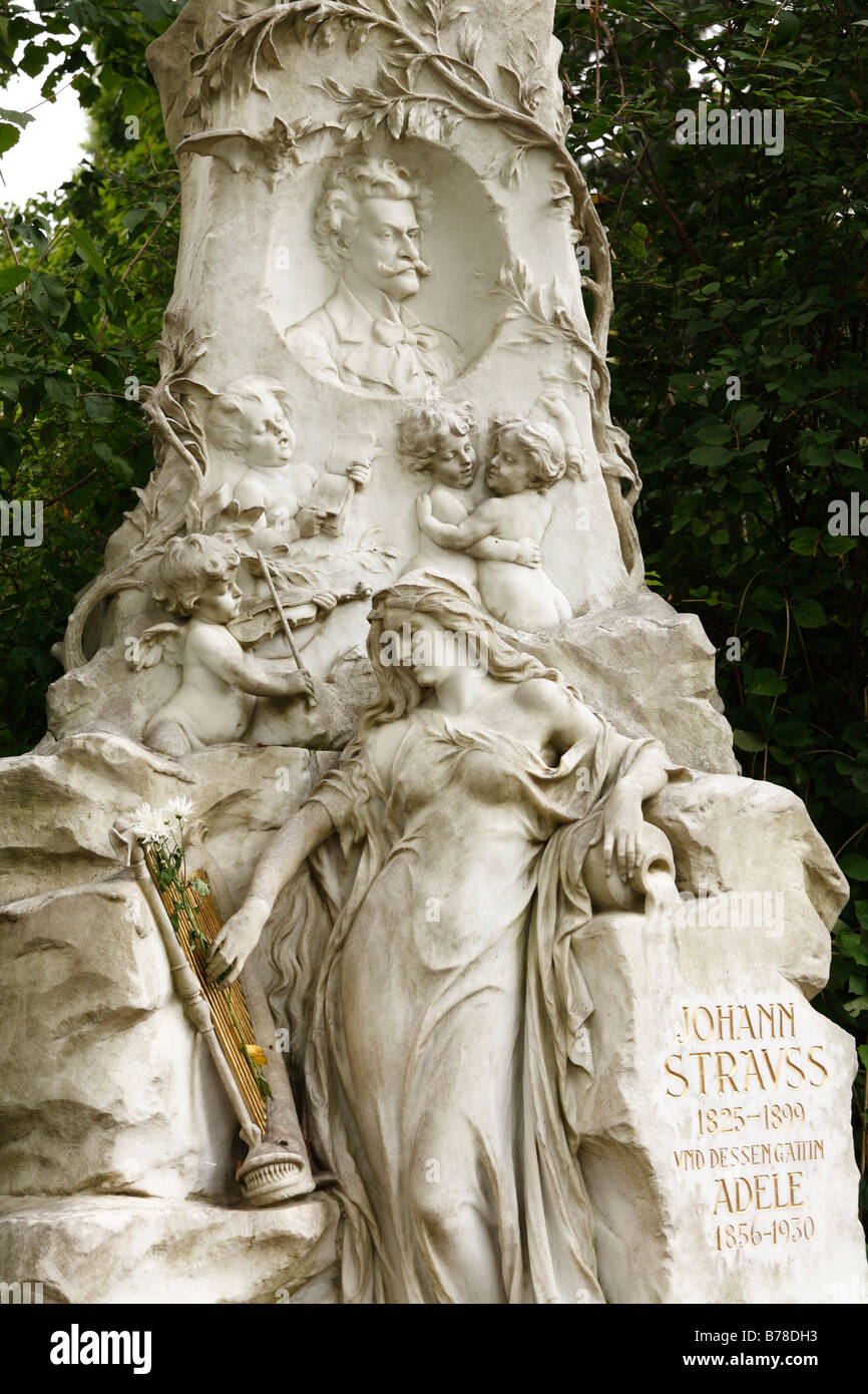 Johann Strauss e Adele Strauss pietra sepolcrale, Wiener Zentralfriedhof, cimitero, Vienna, Austria, Europa Foto Stock