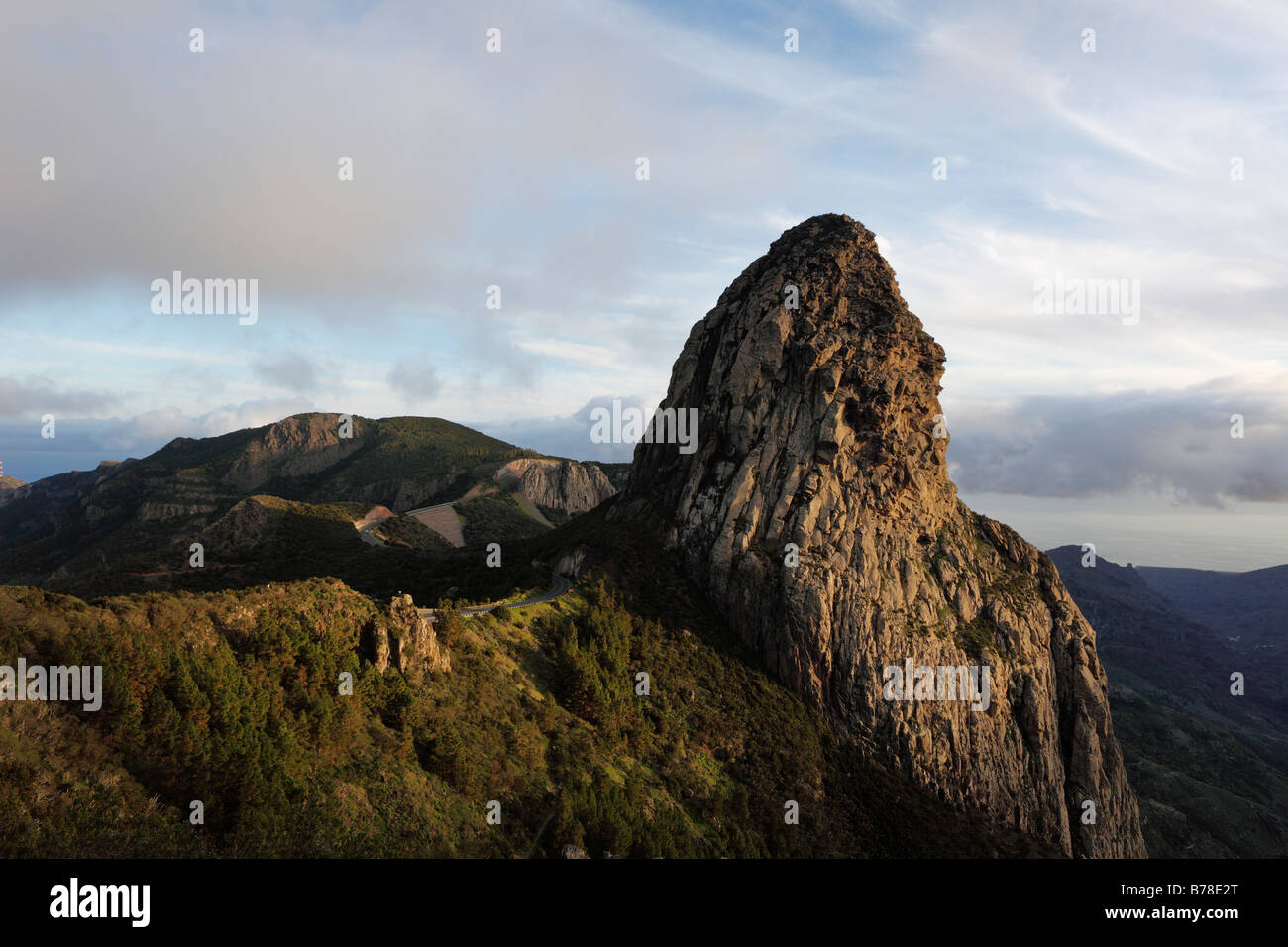 Mt Roque de Agando, vista dal 'Mirador Roque de Agando', La Gomera, isole Canarie, Spagna, Europa Foto Stock