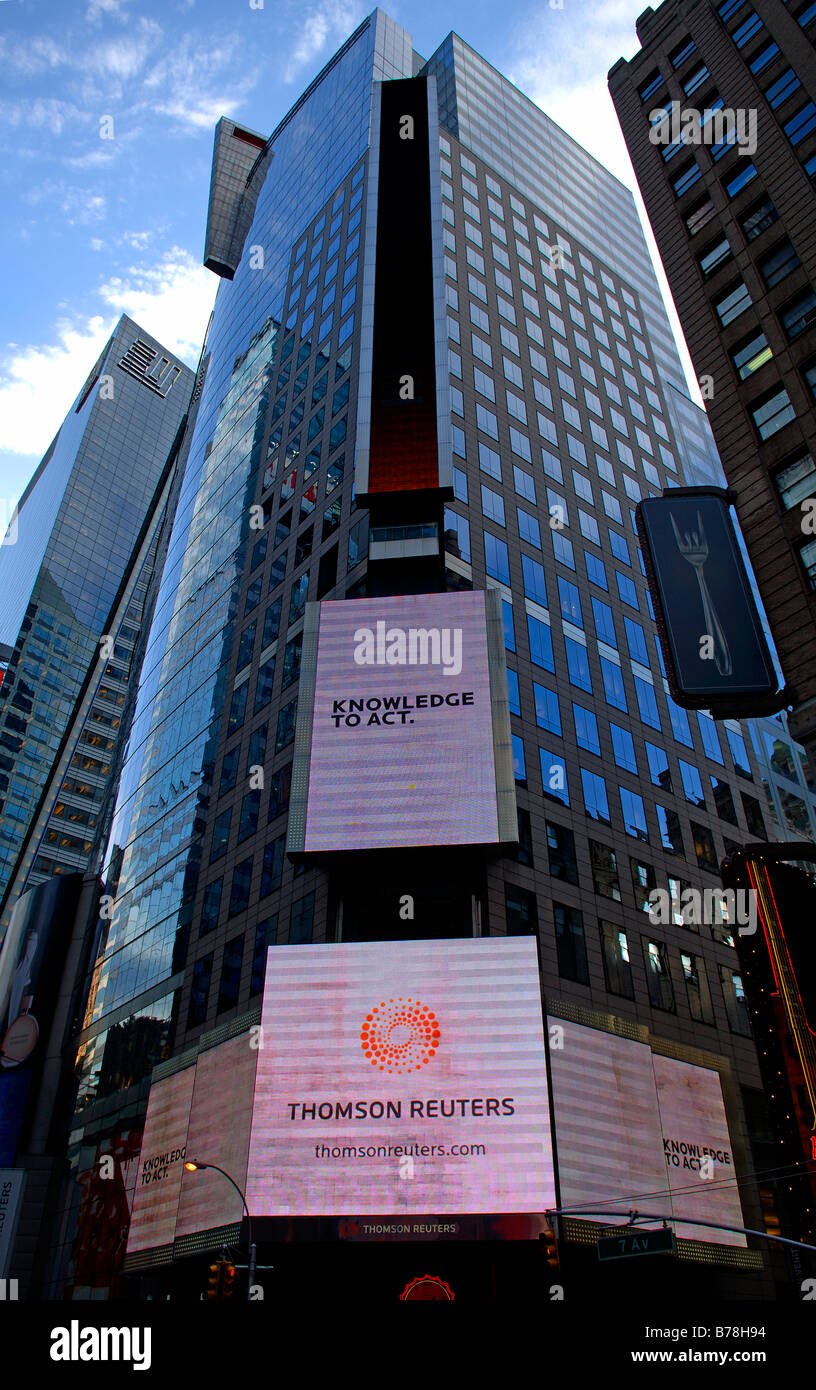 Insegne pubblicitarie schede su grattacieli, Times Square a New York City, Stati Uniti d'America Foto Stock