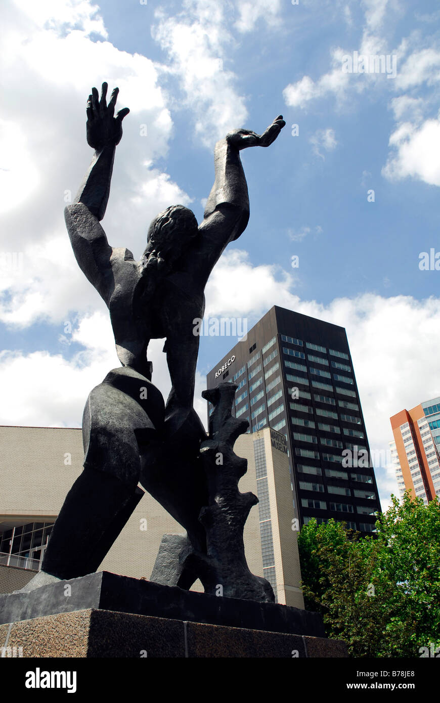 De Verwoeste Stad, la città devastata, monumento di Zadkine, Churchillplein, Rotterdam South Holland, Paesi Bassi, Europa Foto Stock