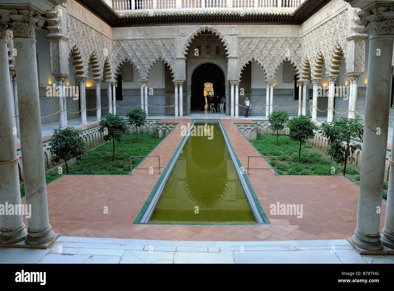 Patio de Monteria, cortile interno, Alcazar, medievale palazzo reale, Sevilla, Andalusia, Spagna, Europa Foto Stock