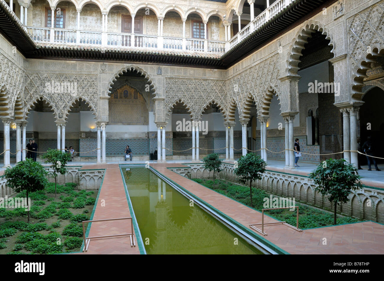 Patio de Monteria, cortile interno, Alcazar, medievale palazzo reale, Sevilla, Andalusia, Spagna, Europa Foto Stock