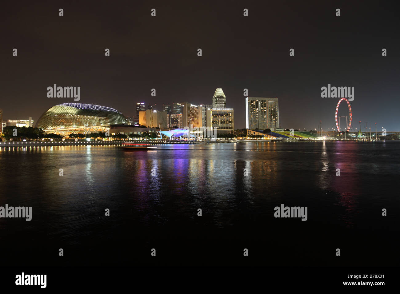 Skyline di Singapore business district. Vista Nihgh Foto Stock