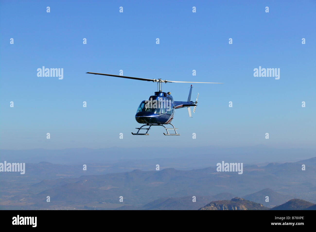 Vista panoramica di un elicottero sorvolano il Lowveld Foto Stock