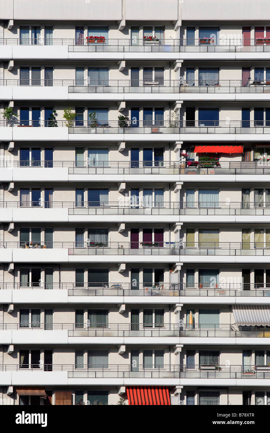 Facciata, alto edificio residenziale di appartamenti, Komplex Leipziger Strasse, Berlin Mitte, Berlin, Germania, Europa Foto Stock