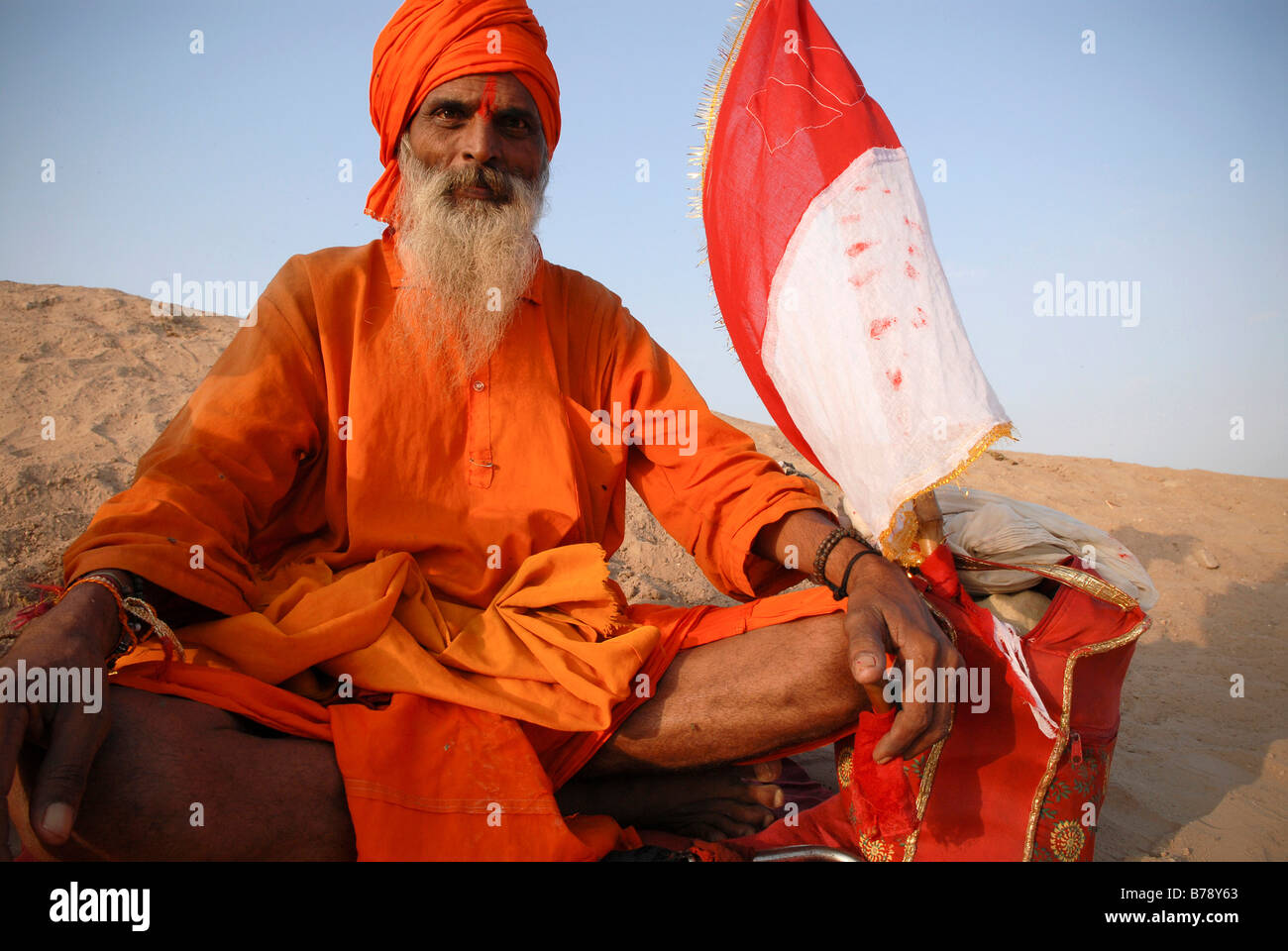 Sadhu al Ram Devra pellegrini festival, Ramdevra, Pokhran, Rajasthan, India del Nord, Asia Foto Stock