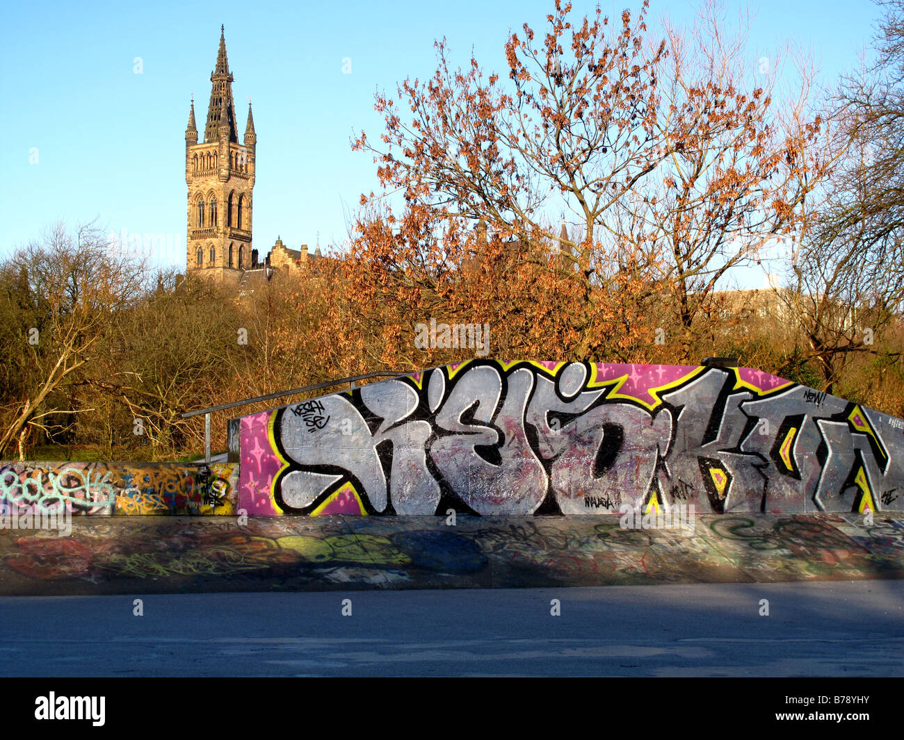 Università di Glasgow dal Kelvingrove Park Foto Stock