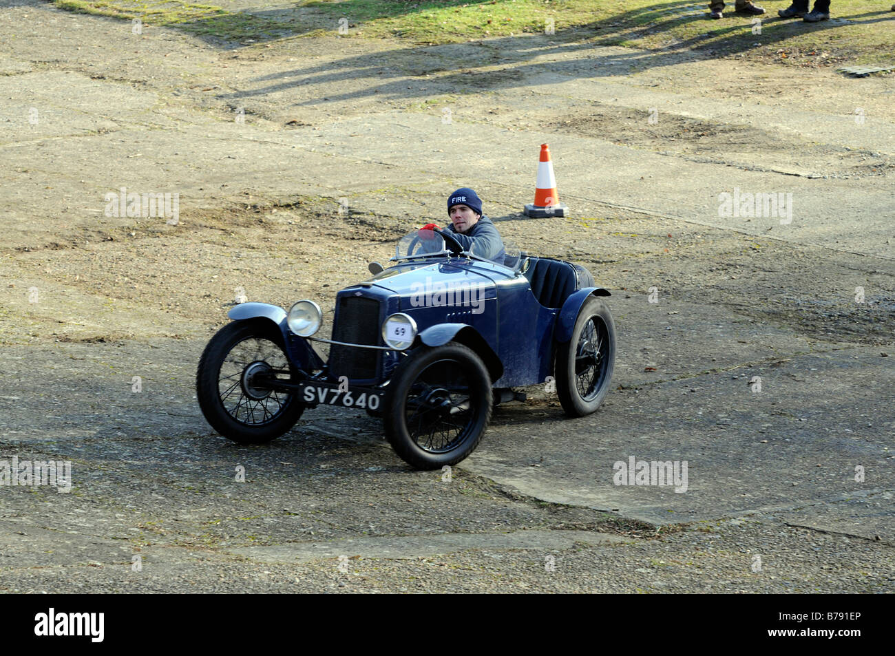 1930 Austin Riley Sport 1089cc VSCC nuove prove Yeardriving Brooklands Gennaio 2009 Foto Stock