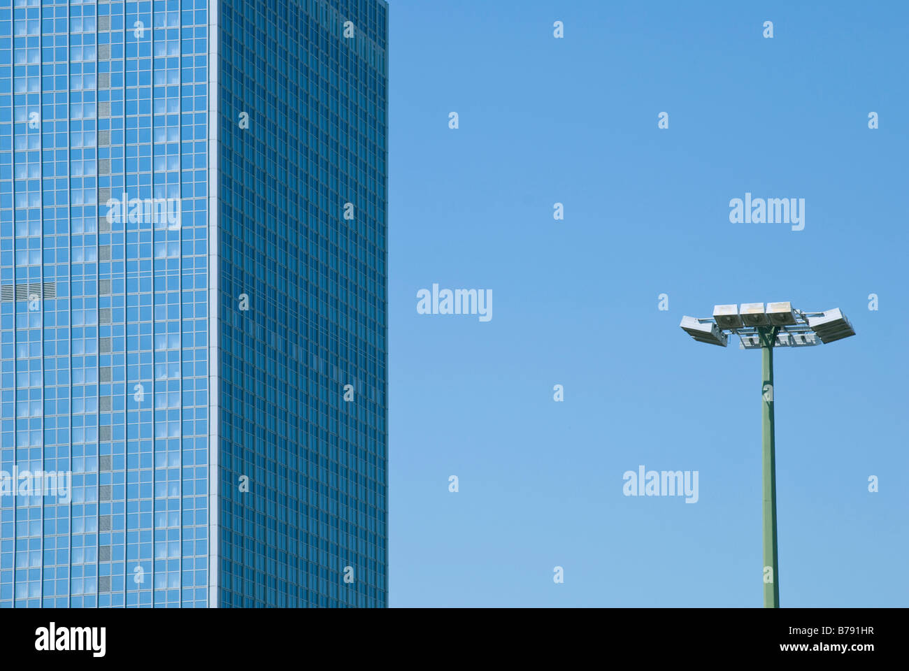 Germania, Berlino, alto e cielo blu Foto Stock