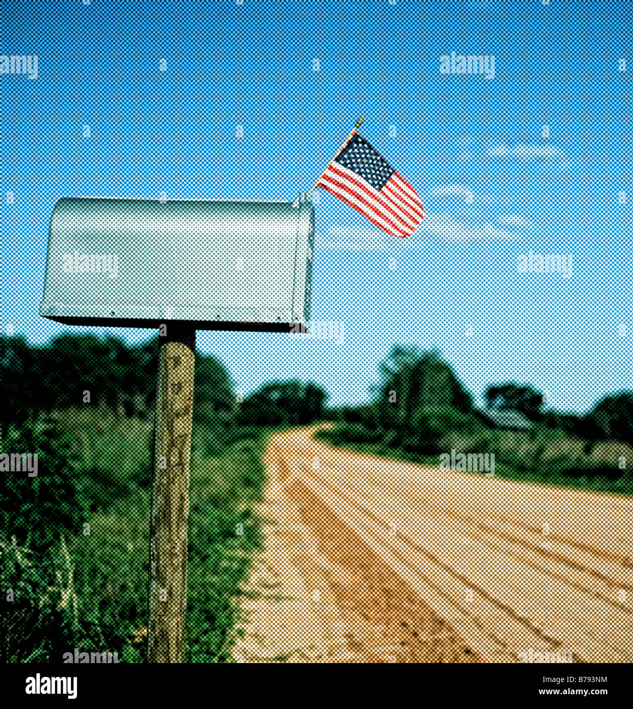 Casella postale con la bandiera degli Stati Uniti sulla strada di campagna Foto Stock