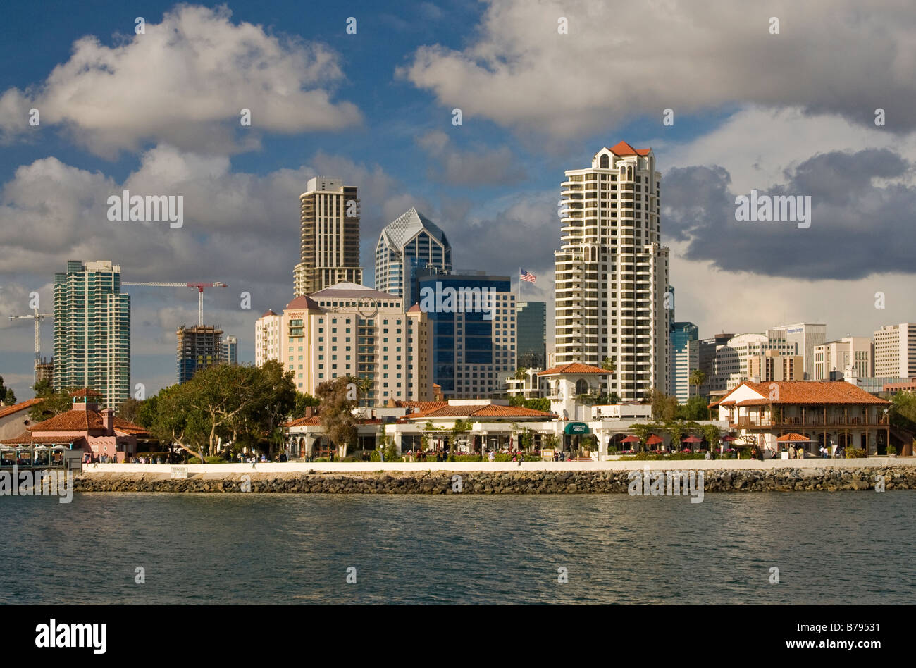 San Diego Downtown Embarcadero dalla barca per gite sulla Baia di San Diego California USA Foto Stock