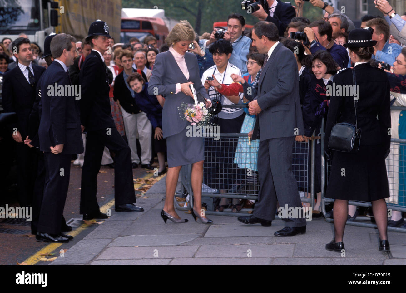 Diana, Principessa del Galles partecipa al Women of the World Awards Luncheon al Grosvenor House Hotel, Park Lane, Londra. REGNO UNITO. Ottobre 16 1989 Foto Stock