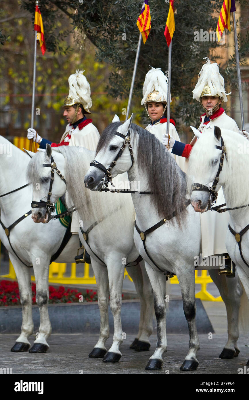 La polizia a cavallo celebrare la Diada, o catalano Giornata Nazionale, in Palma di Mallorca Foto Stock