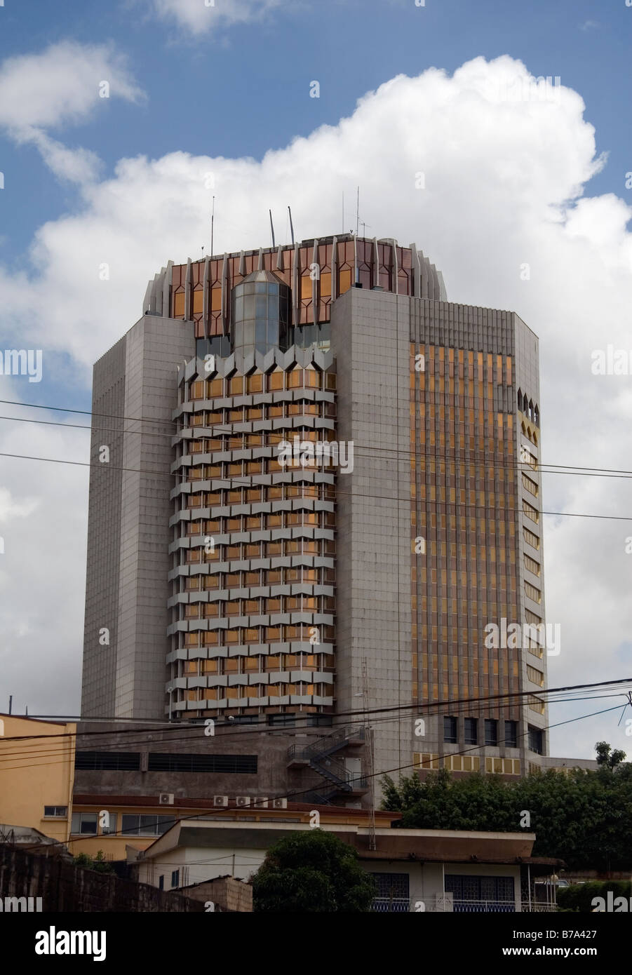 La Banca centrale degli Stati dell Africa Occidentale (BCEAO) edificio a Yaoundé in Camerun Foto Stock