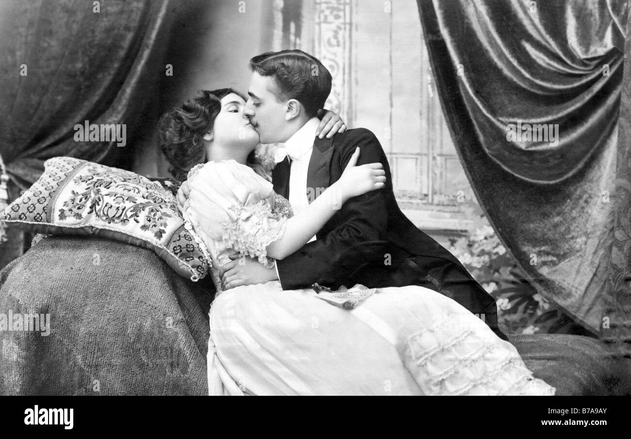 Foto storiche, kissing giovane, ca. 1910 Foto Stock