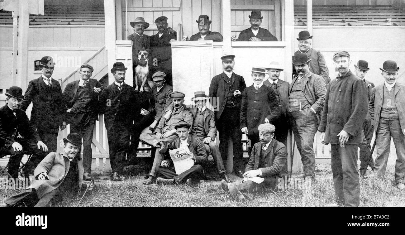 Foto storiche, gruppo di uomini, ca. 1920 Foto Stock