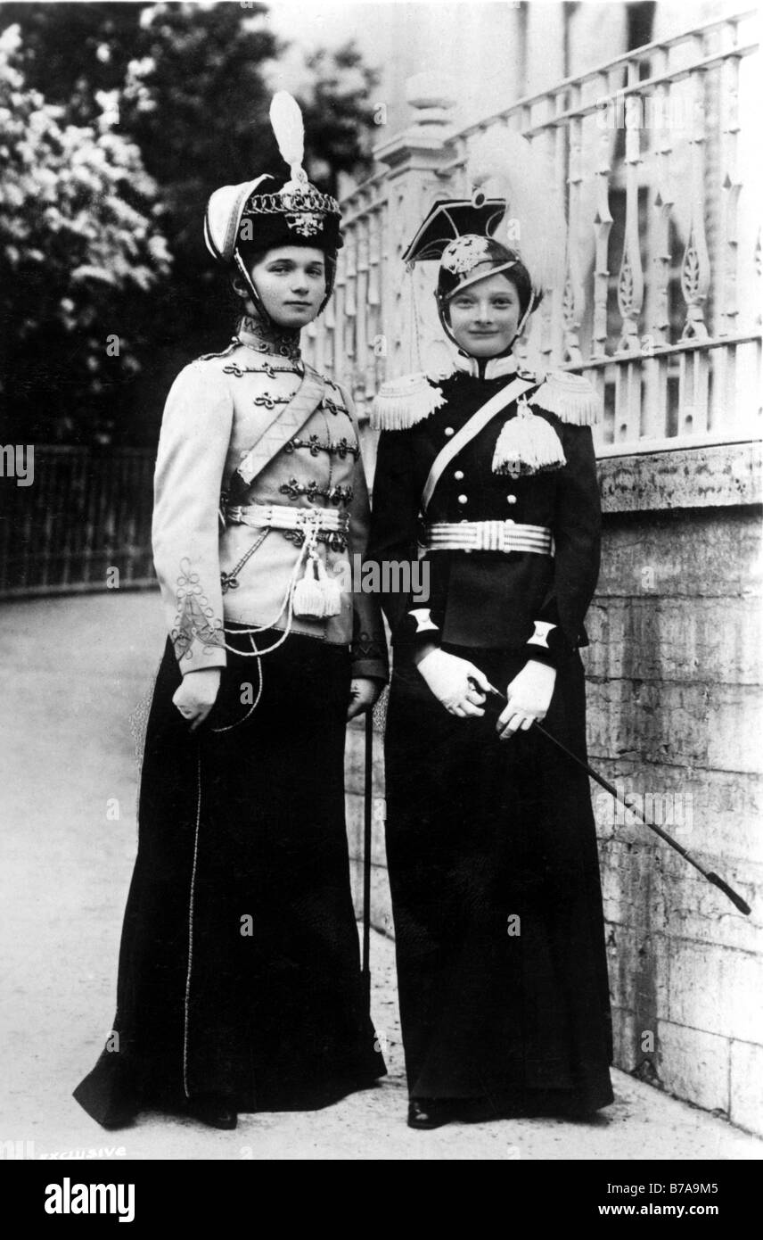 Foto storiche, due donne abbigliate come ussari, ca. 1900 Foto Stock