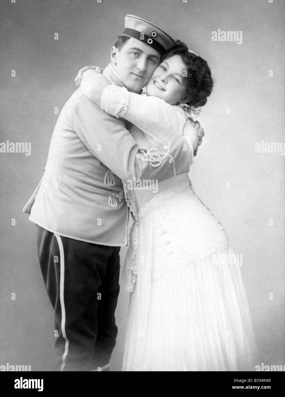 Fotografia storica, amanti abbracciando, ca. 1915 Foto Stock
