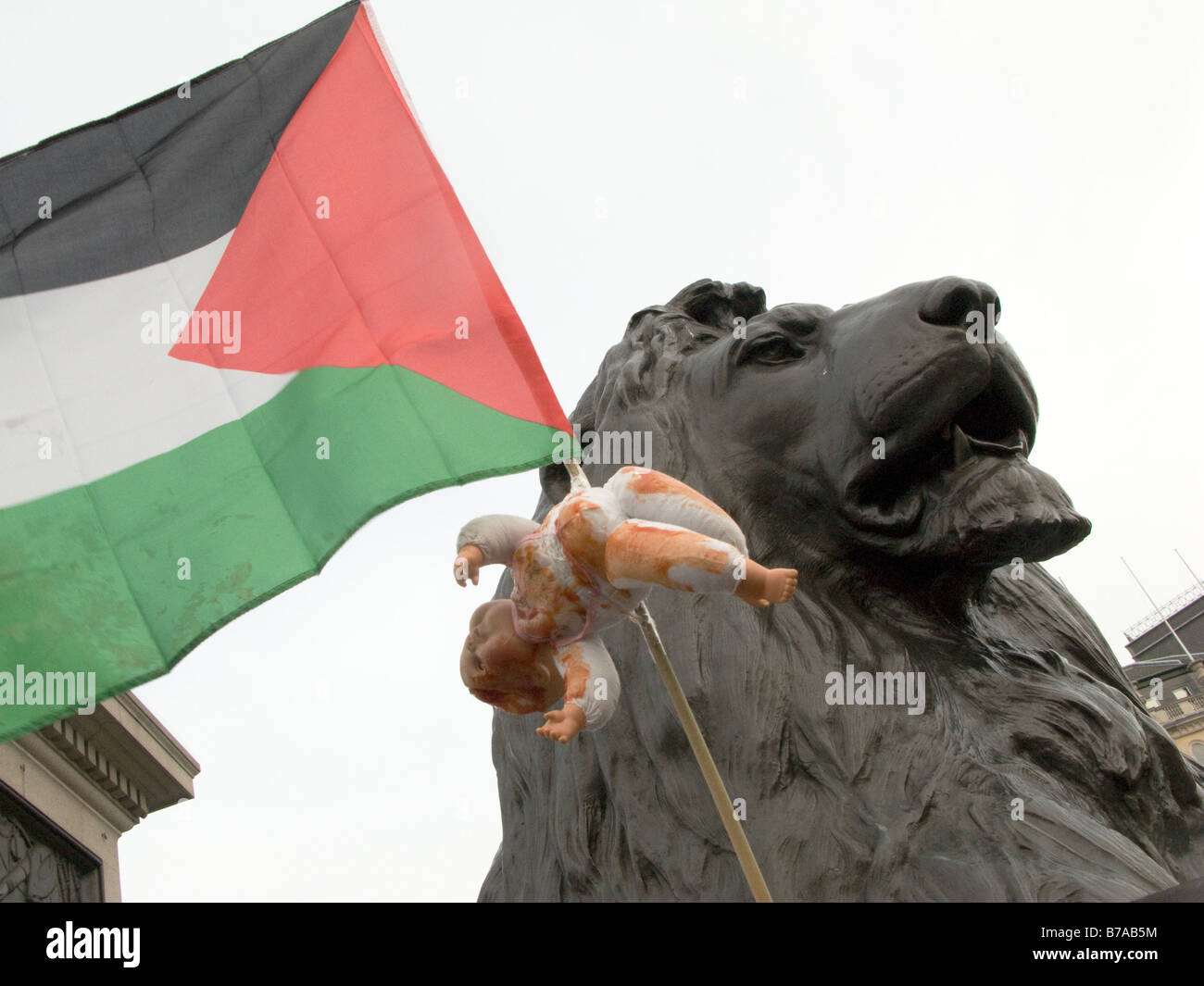 Regno Unito. Rally contro l'invasione israeliana di Gaza a Londra Foto di Julio Etchart Foto Stock