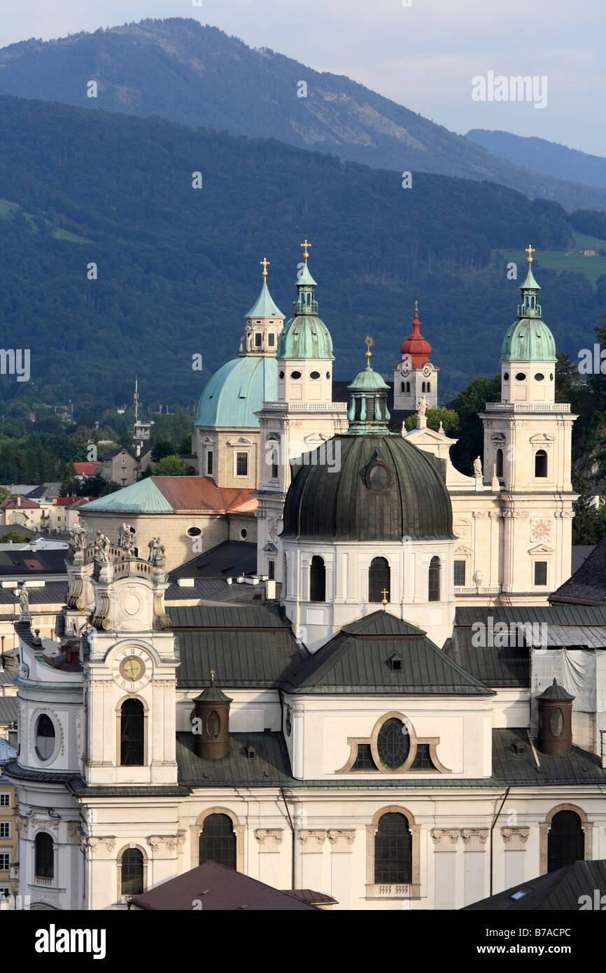 Kollegienkirche Chiesa cattedrale e il monastero di Nonnberg, Salisburgo, Austria, Europa Foto Stock