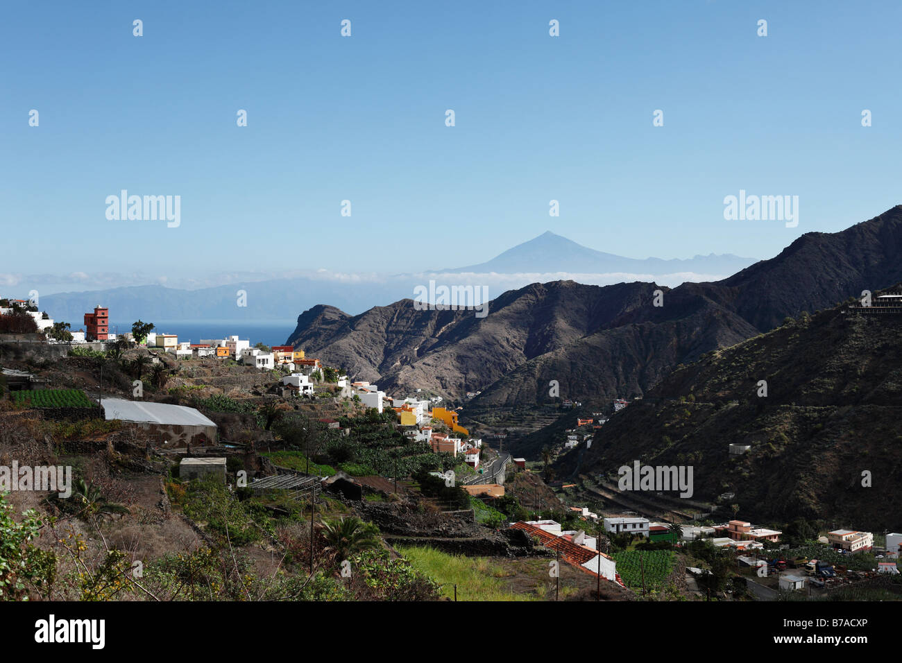 Hermigua, La Gomera, nella parte anteriore del Teide su Teneriffa, Isole Canarie, Spagna, Europa Foto Stock