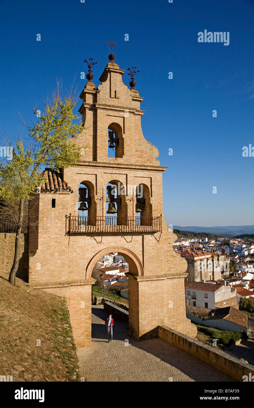 Monumento a Aracena Parco Naturale della Sierra de Aracena e Picos de Aroche Huelva Andalusia Spagna Foto Stock