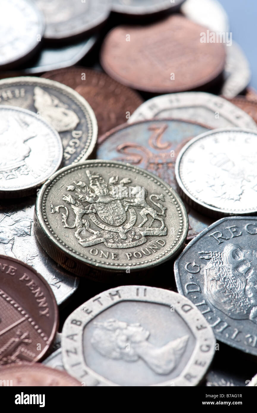 Le monete cash money UK sterling pound spiccioli british salvataggio di moneta inglese Foto Stock