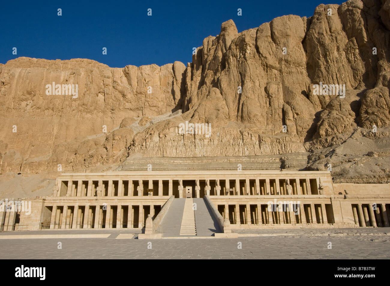 Tempio di Hatshepsut a Luxor Egitto Foto Stock