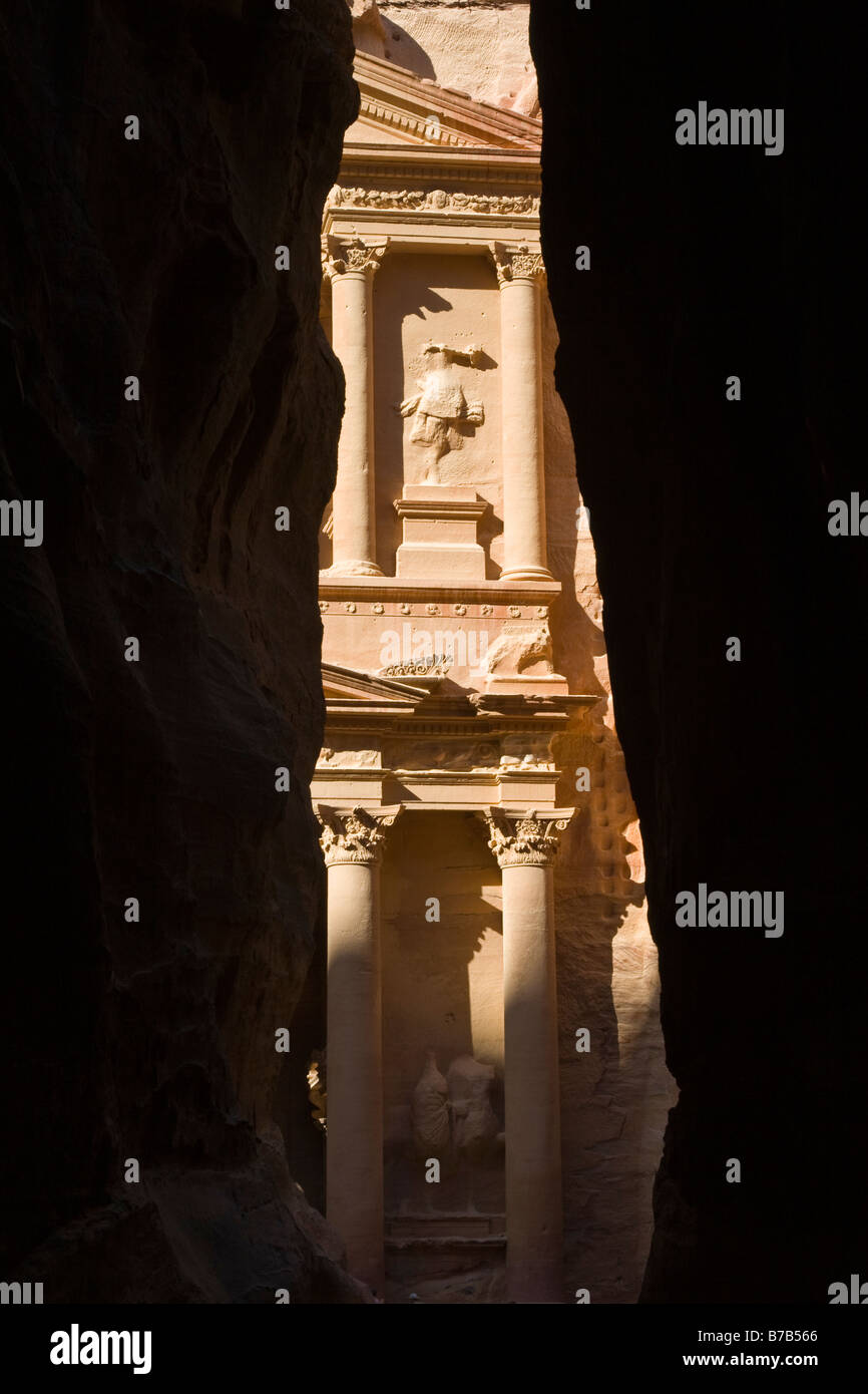 Il Ministero del tesoro presso le rovine di Petra in Giordania Foto Stock