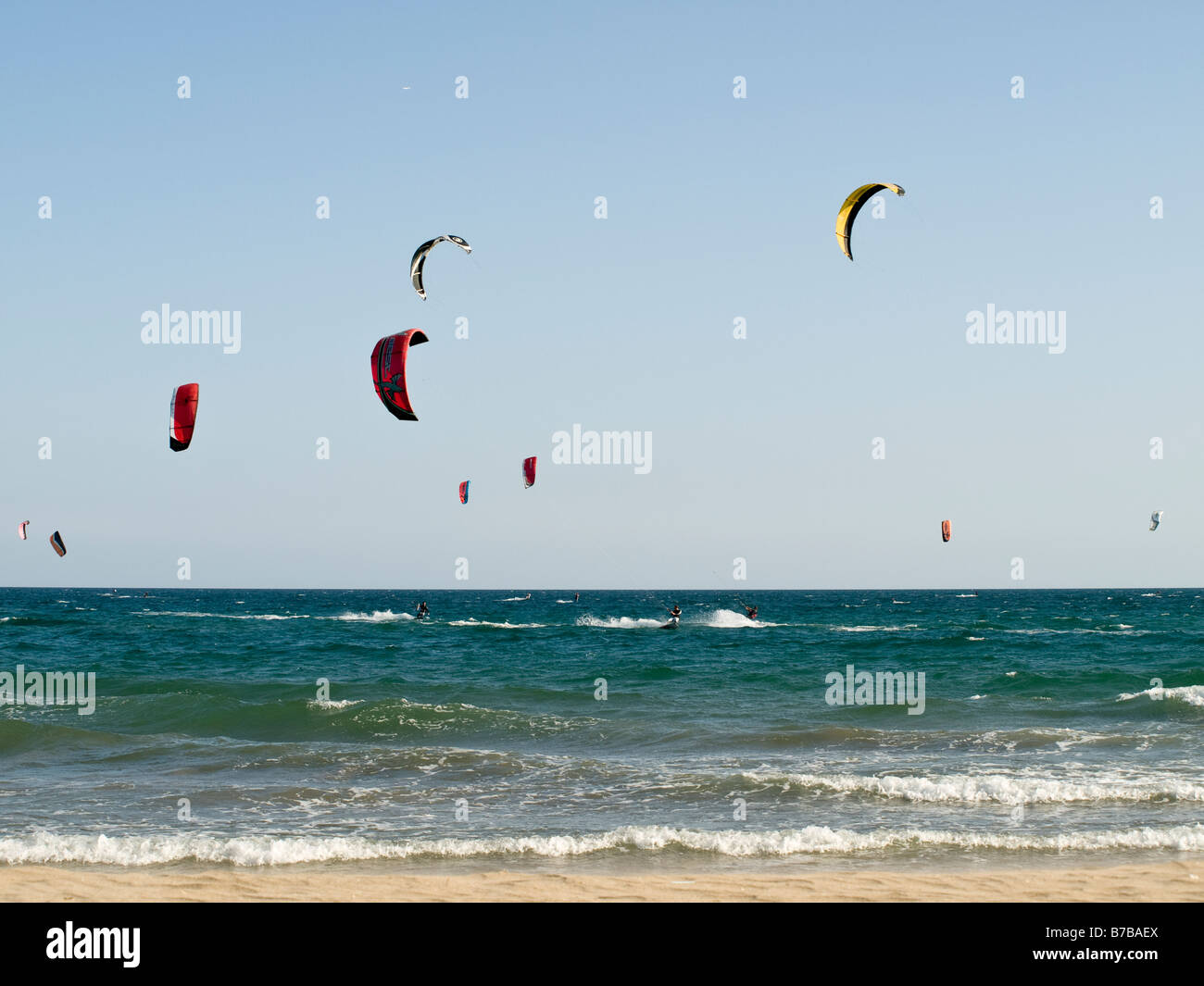 Kitesurf in Spagna, Costa Dorada, Mare Mediterraneo Foto Stock